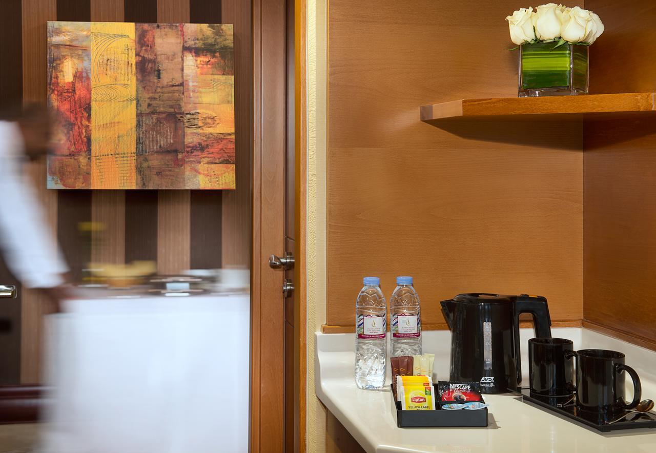Seasons Towers Bur 4*